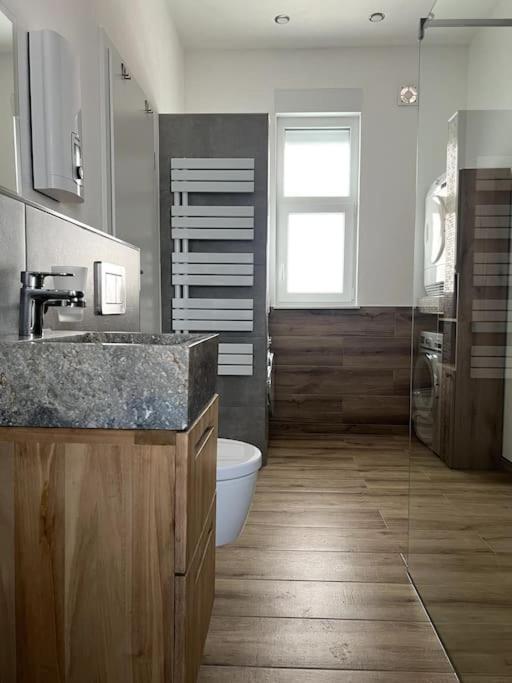 Moderne, Stilvolle Ferienwohnung In Eich Eich  エクステリア 写真