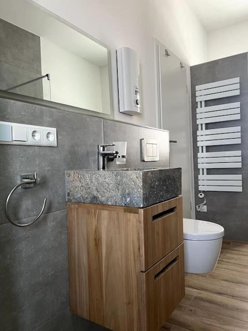 Moderne, Stilvolle Ferienwohnung In Eich Eich  エクステリア 写真