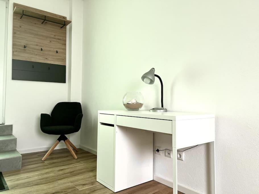Moderne, Stilvolle Ferienwohnung In Eich Eich  エクステリア 写真