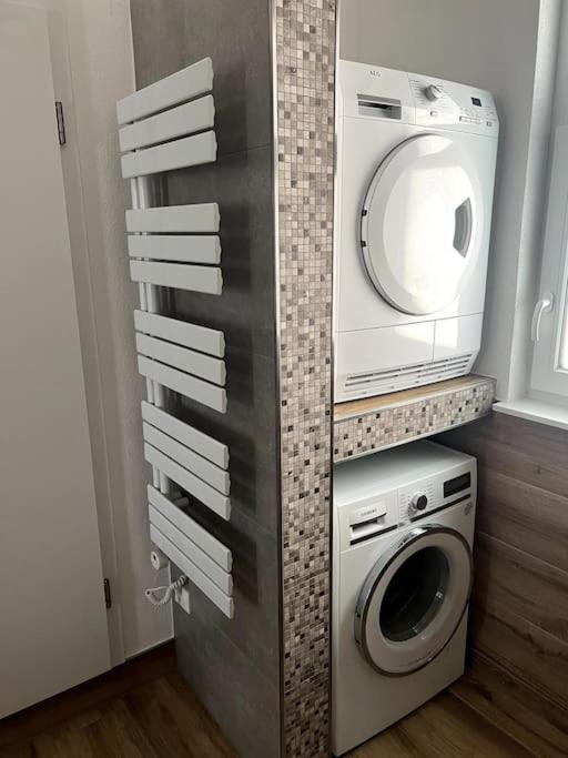 Moderne, Stilvolle Ferienwohnung In Eich Eich  エクステリア 写真